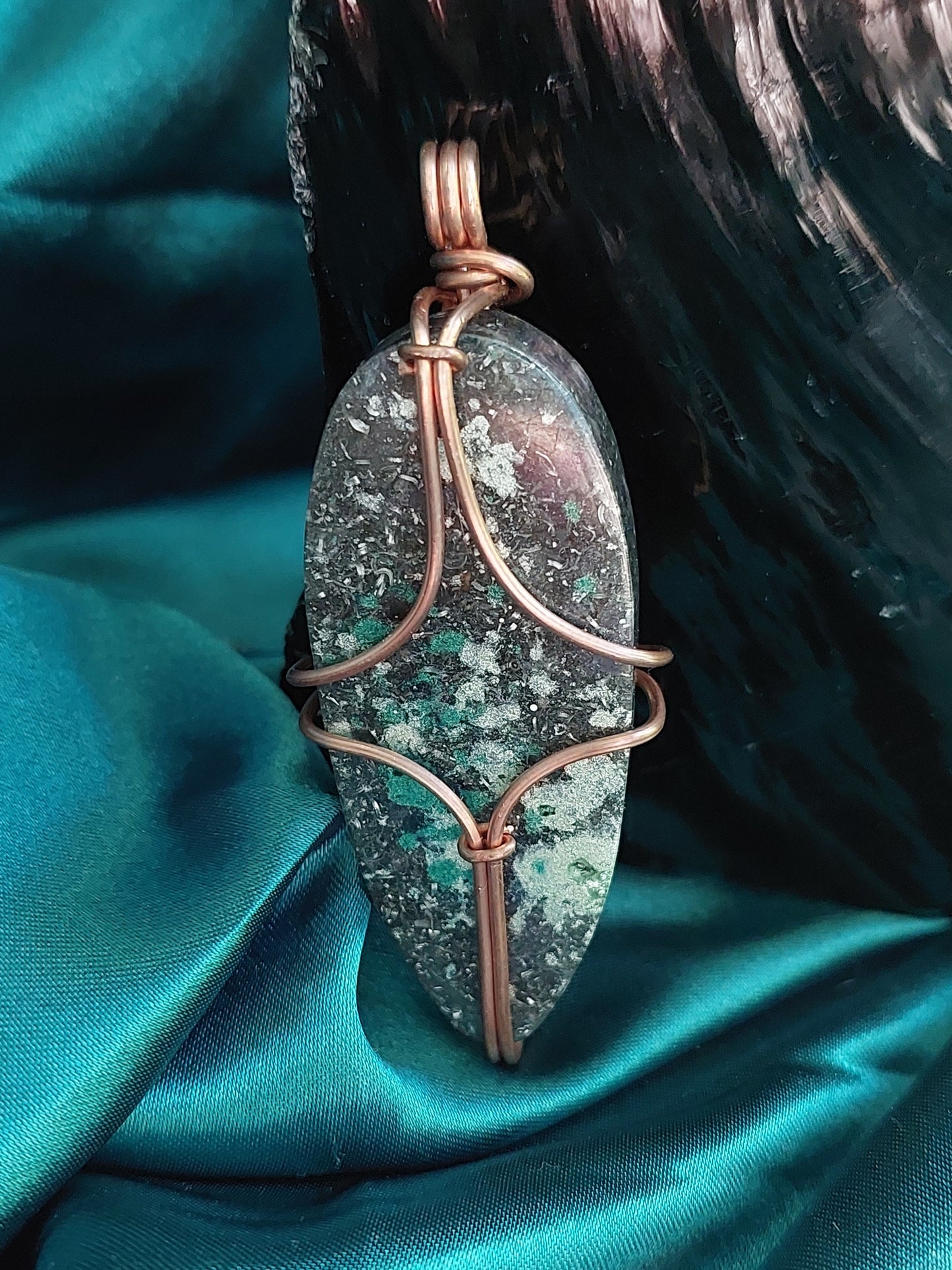 Winter Moss - Copper Wired Orgonite Pendant Collection