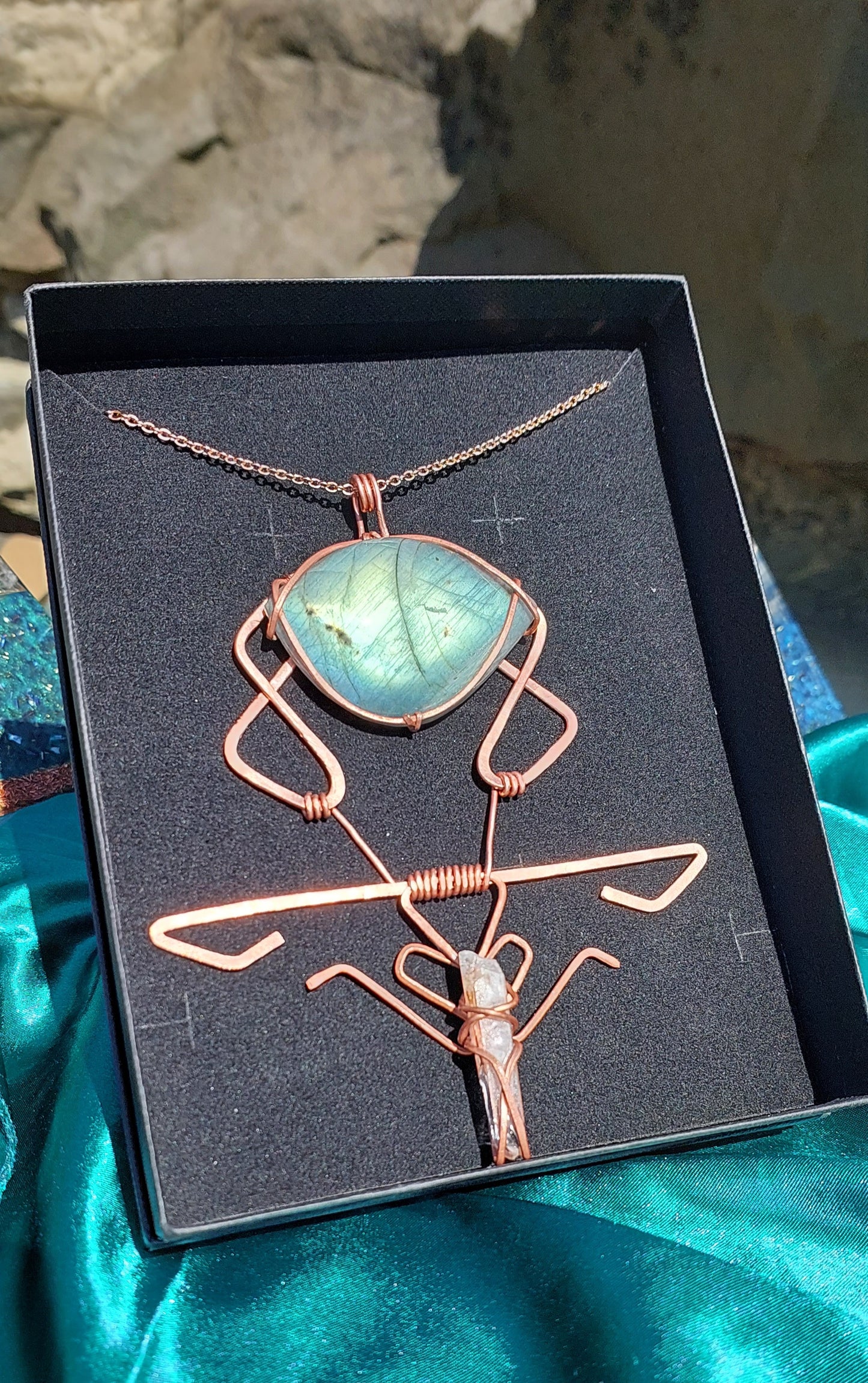 Luminous Mantis - Labradorite Pendant