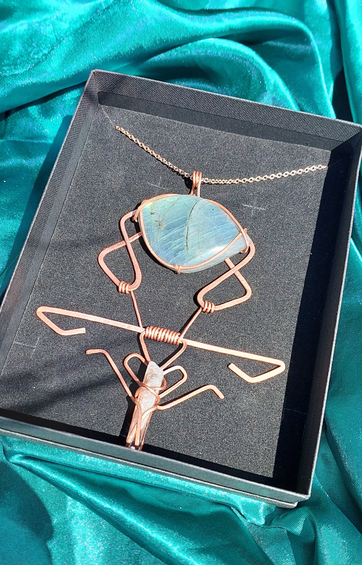 Luminous Mantis - Labradorite Pendant