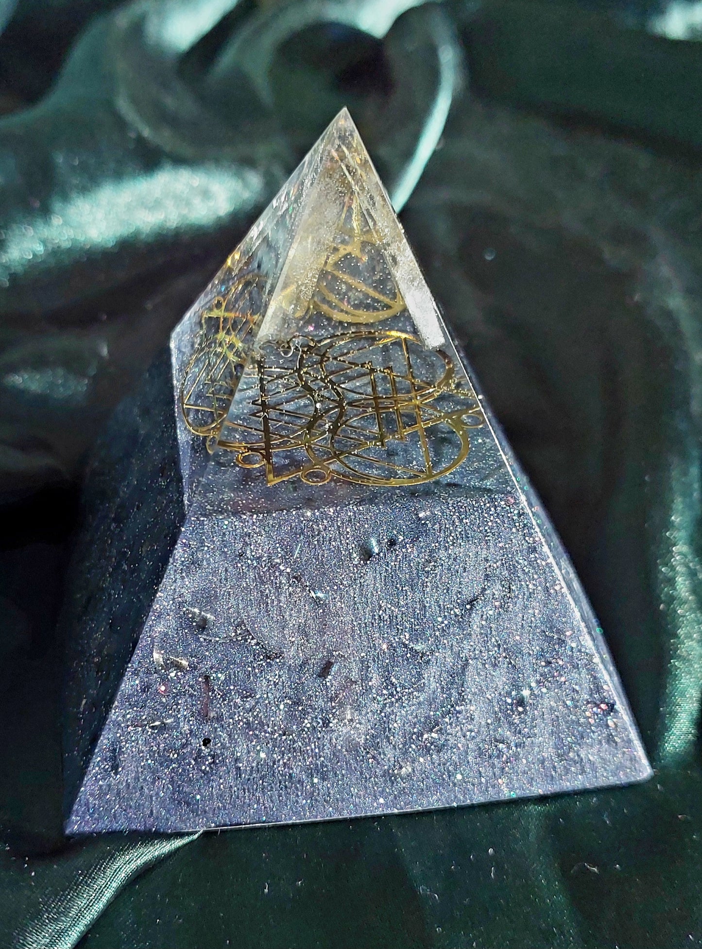 Mini Orgonite Pyramid with Quartz Points - Different styles available