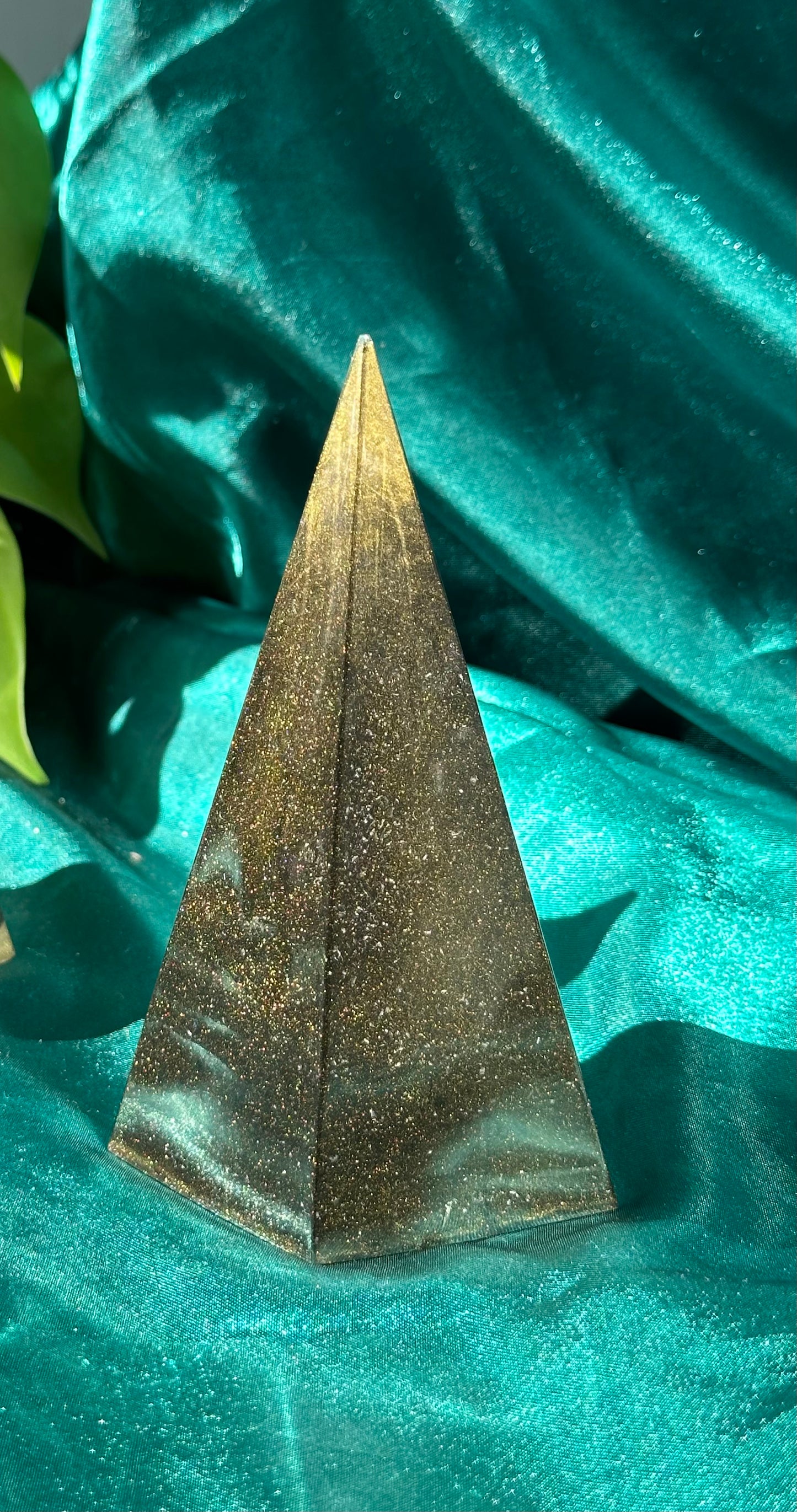 Elite Shungite Pentagonal Orgonite Pyramid – Grounding & EMF Energy Transmutation