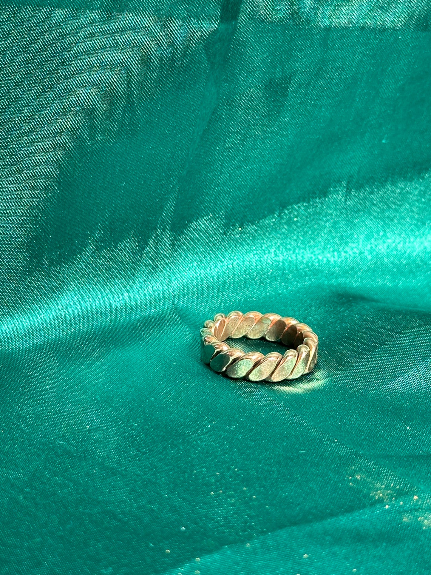 Sacred Cubit Double-Twist Copper Tensor Ring – Flattened Finger Ring