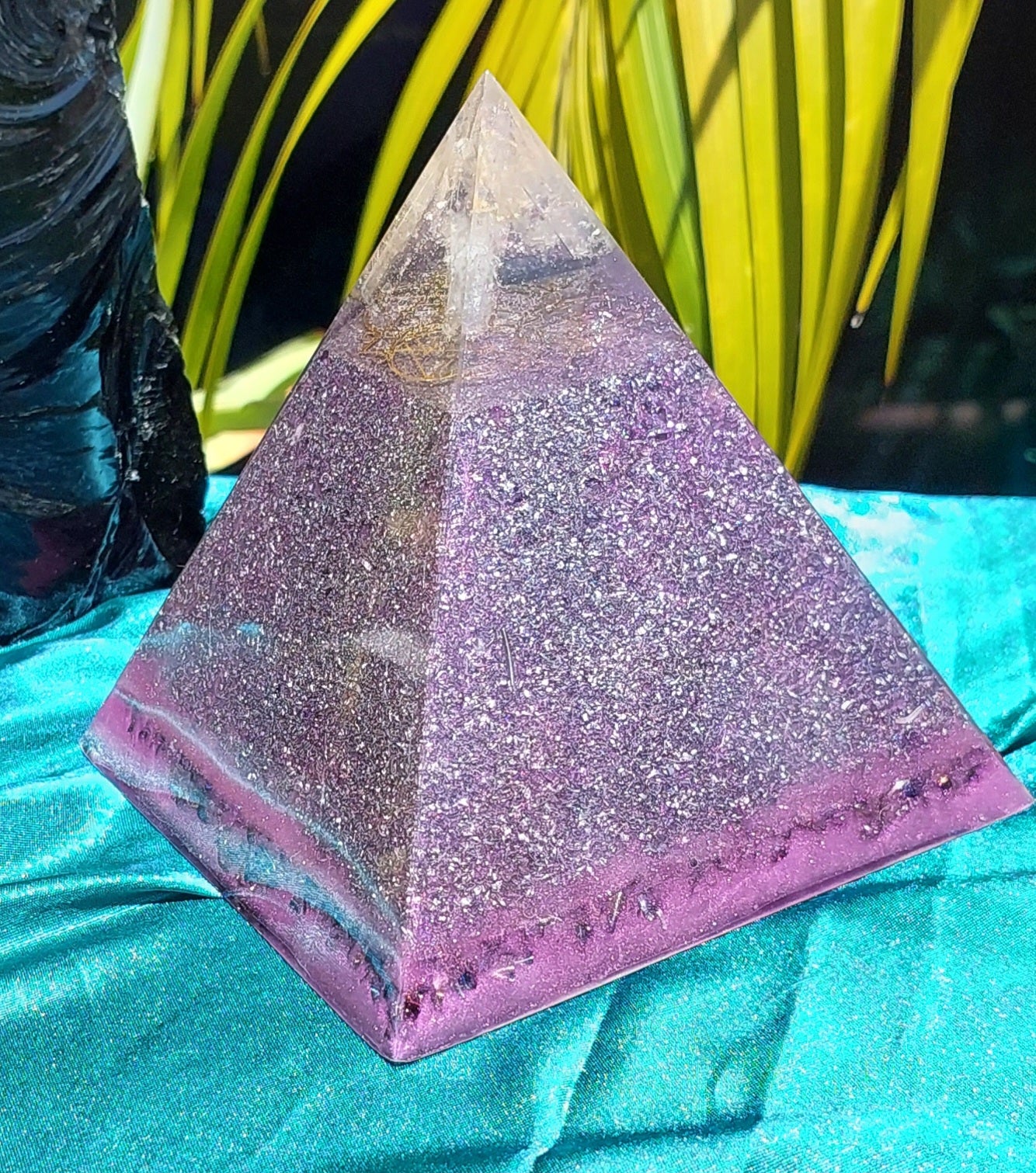 Purple Radiance - Orgonite Pyramid with Quartz Points & Sacred Geometry