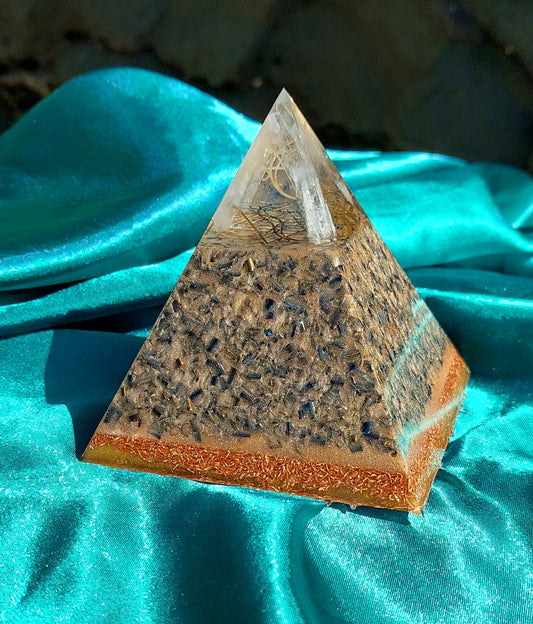 Peach  Copper Radiance - Orgonite Pyramid with Quartz Points & Sacred Geometry