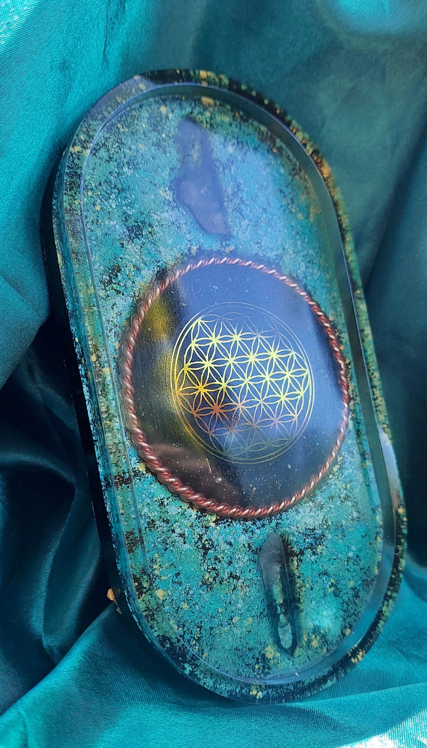 Orgonite Charging Plate - Green & Gold with Flower of Life